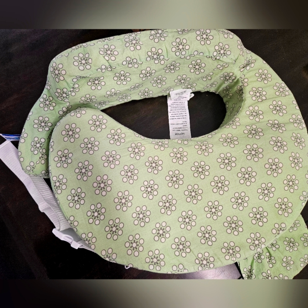 Green Floral Bib with Delicate Pattern